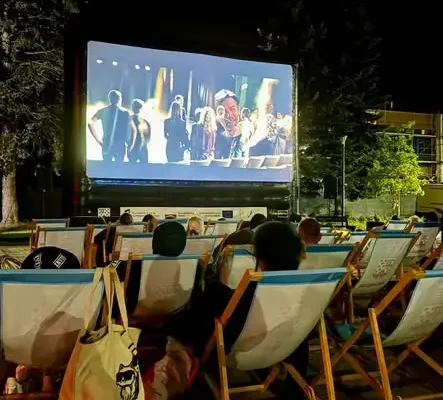 Deszczowy finał kina plenerowego w Nowogardzie