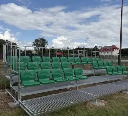 Nowe trybuny sportowe w Kliniskach Wielkich i Bolechowie – efekt Budżetu Obywatelskiego Gminy Goleniów