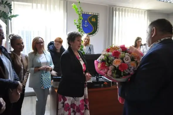 Pół wieku w jednym urzędzie. Pani Grażyna Zapała świętowała 50-lecie pracy w gminie Stepnica