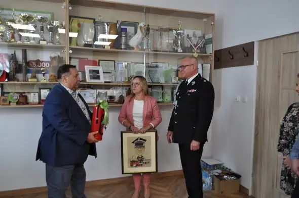 Krzysztof Wasiluk żegna się z funkcją Komendanta Gminnego OSP w Stepnicy po 35 latach służby