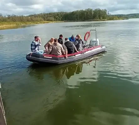 Strażacy z czterech powiatów zdobyli patenty sternika motorowodnego nad jeziorem Przybiernowskim